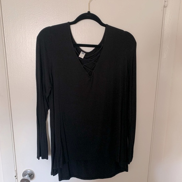 Old Navy Black Long Sleeve V Neck Shirt - Picture 1 of 2